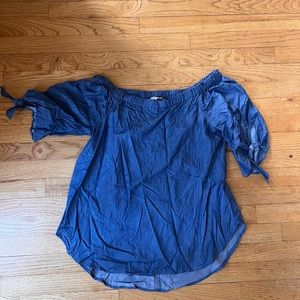 Umgee small denim blouse